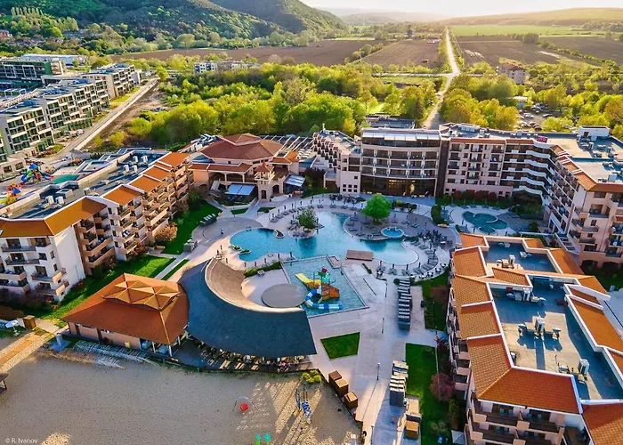 Здравен курорт Hvd Clubhotel Miramar 4*