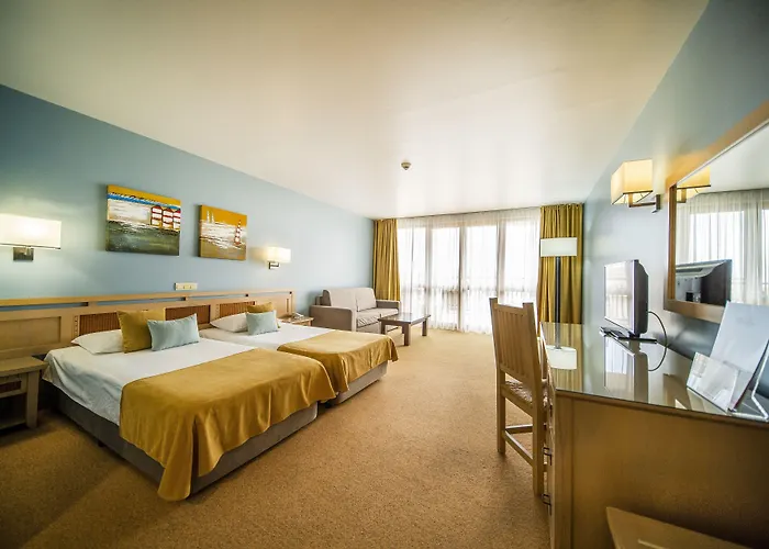 Здравен курорт Hvd Clubhotel Miramar 4*